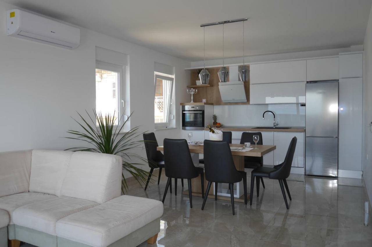 Luxury Apartments Beach Jesenice  Exterior foto